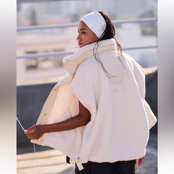 FP Movement Scout It Out Fleece Vest - Picture 3 of 4